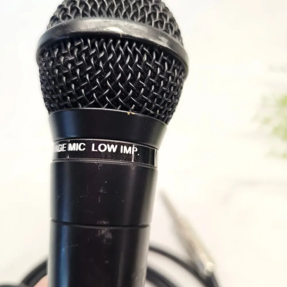 Uni-directional Standel LM-58 Stage Mic Low Imp. Handheld Dynamic Microphone
